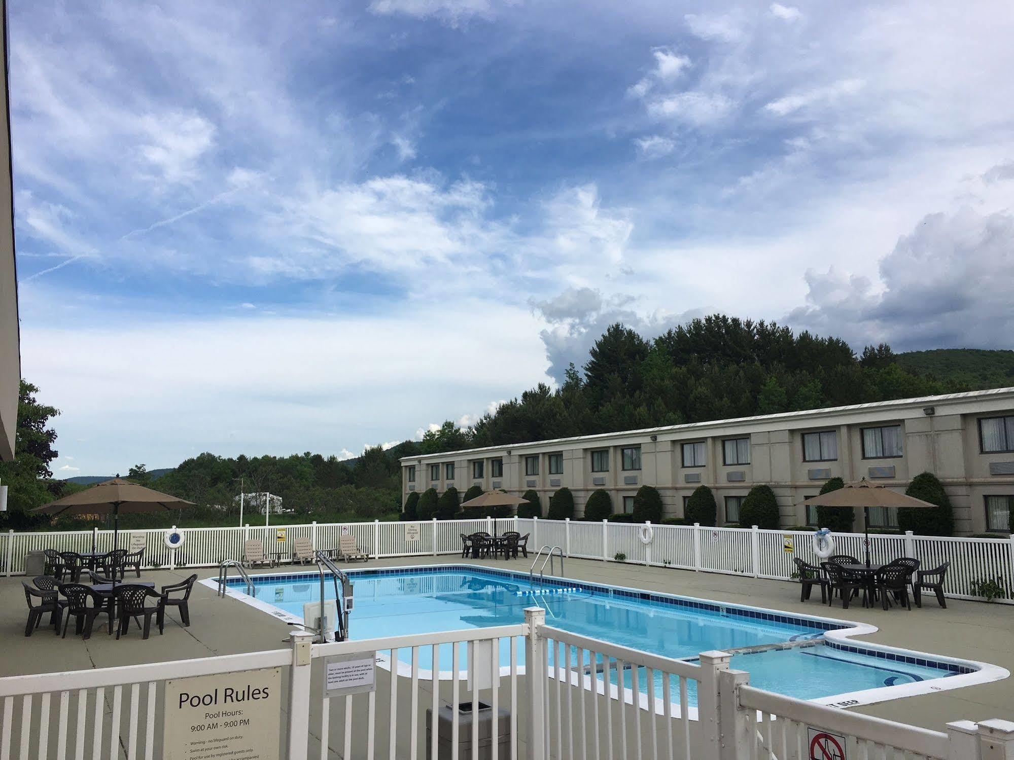 Quality Inn Oneonta Cooperstown Area Exterior foto